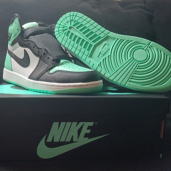 Air Jordan 1 High OG Green Glow - Picture 6 of 7